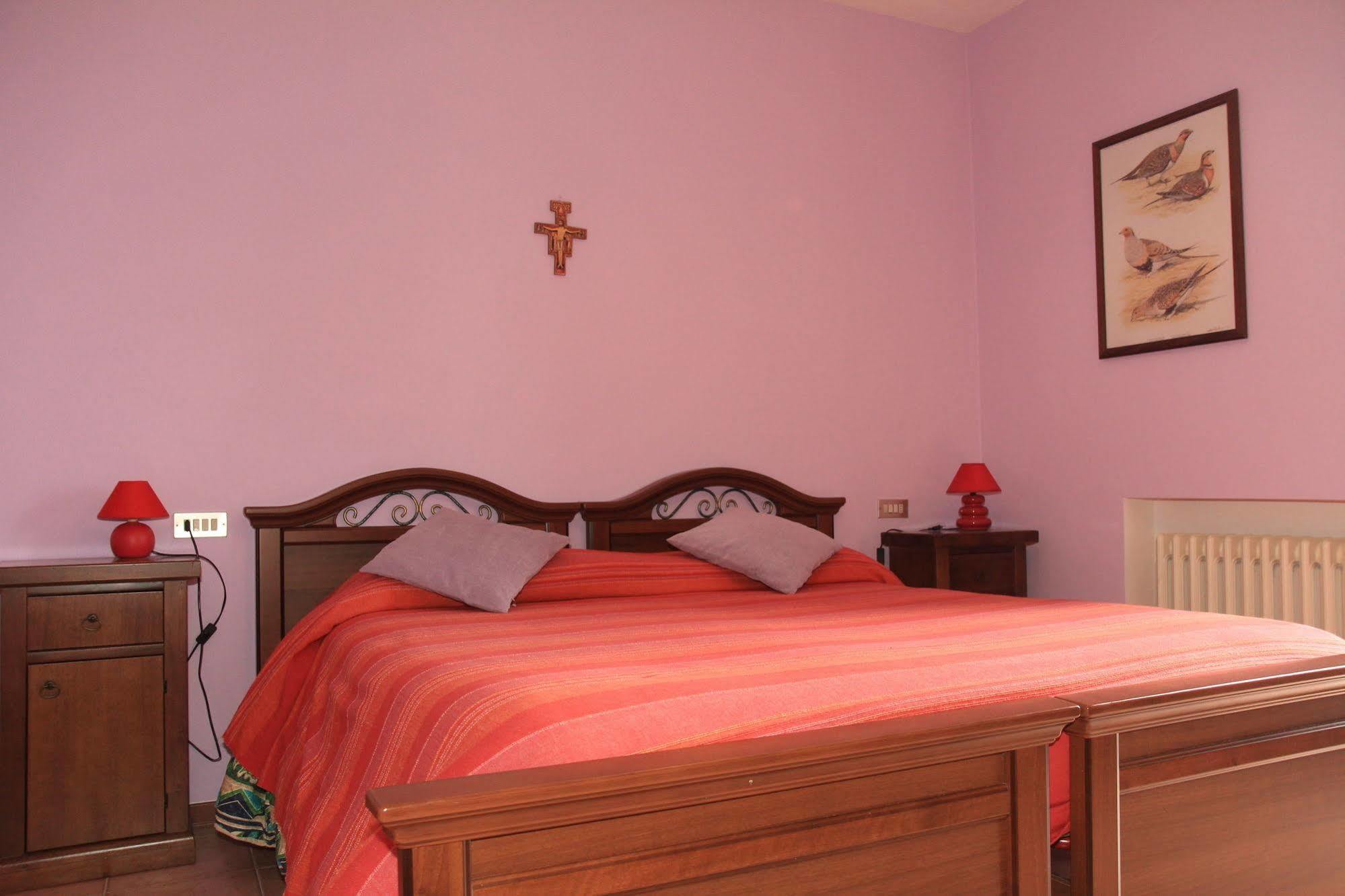 Hotel La Quiete Ассизи Экстерьер фото