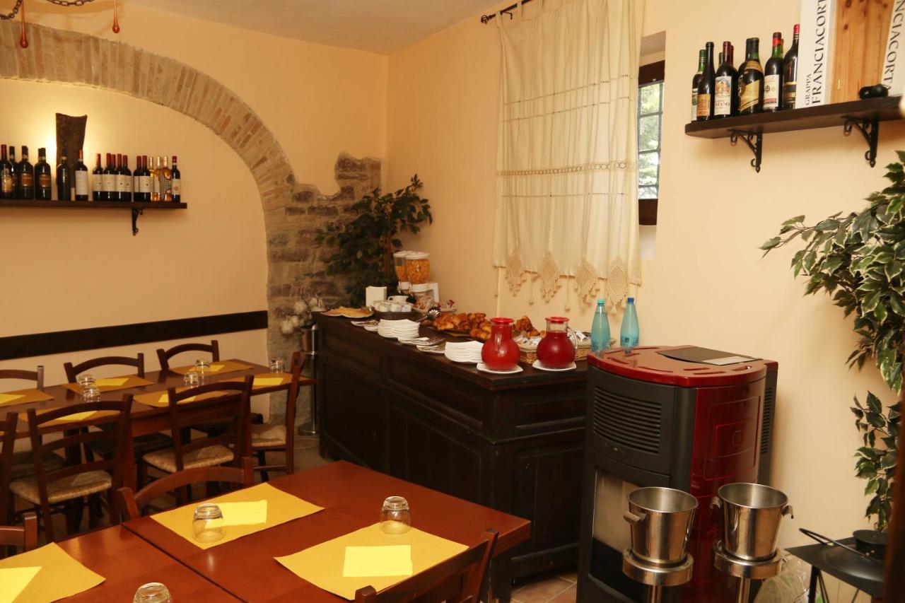Hotel La Quiete Ассизи Экстерьер фото
